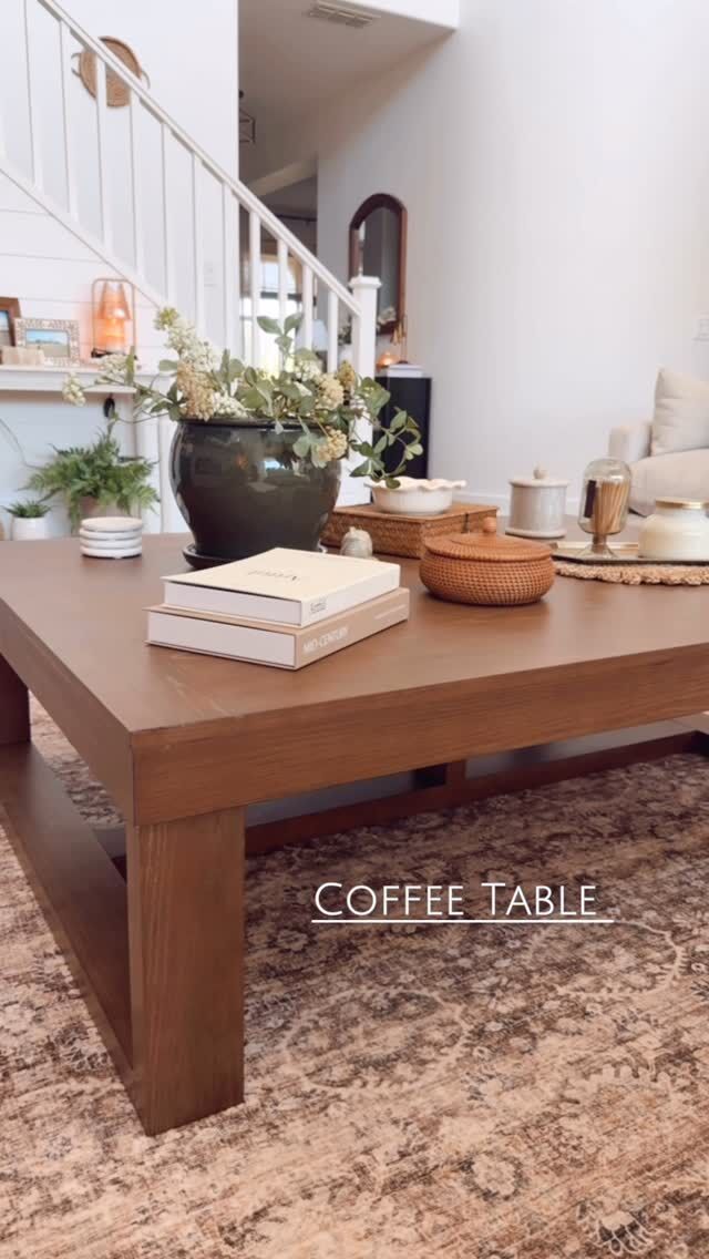 ✨Comment -TABLE- and I’ll share what an amazing steal this table is!!

This oversized coffee table completely changed the vibe in here… and I’m not mad about it. 😍

Simple. Timeless. Exactly what this space was missing. 🫠

.
.
.
.
.
#coffeetable #coffeetableideas #neutralhome #homeinspiration #pocketsofmyhome #transitionalstyle #neutralhomesofinsta